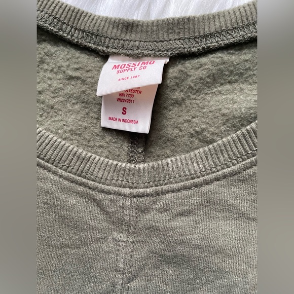 Wide Scoop Neck Green Fleece - Picture 2 of 6